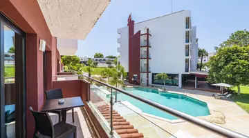 Topazio Vibe Beach Hotel and Apartments