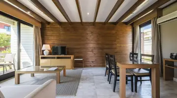 Topazio Vibe Beach Hotel and Apartments