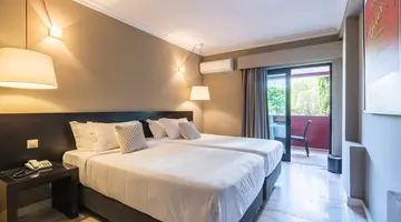 Topazio Vibe Beach Hotel and Apartments