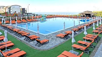 TOPOLA SKIES RESORT AQUAPARK
