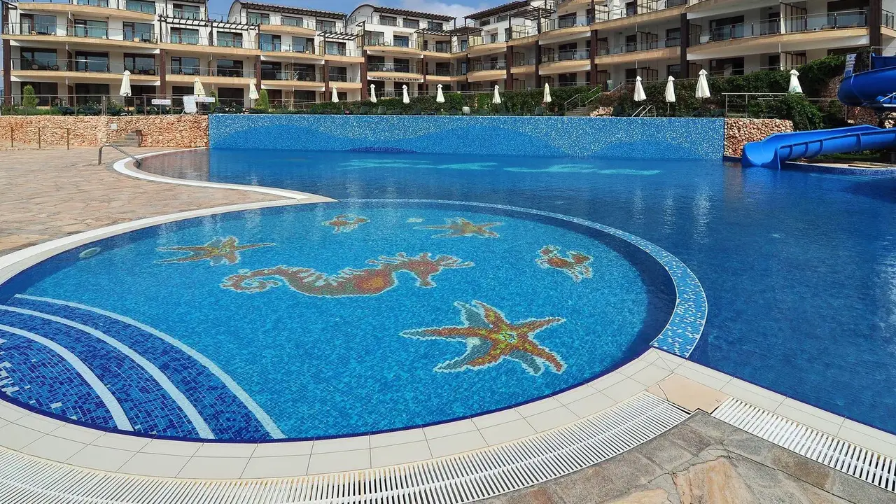 TOPOLA SKIES RESORT AQUAPARK