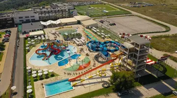 TOPOLA SKIES RESORT AQUAPARK