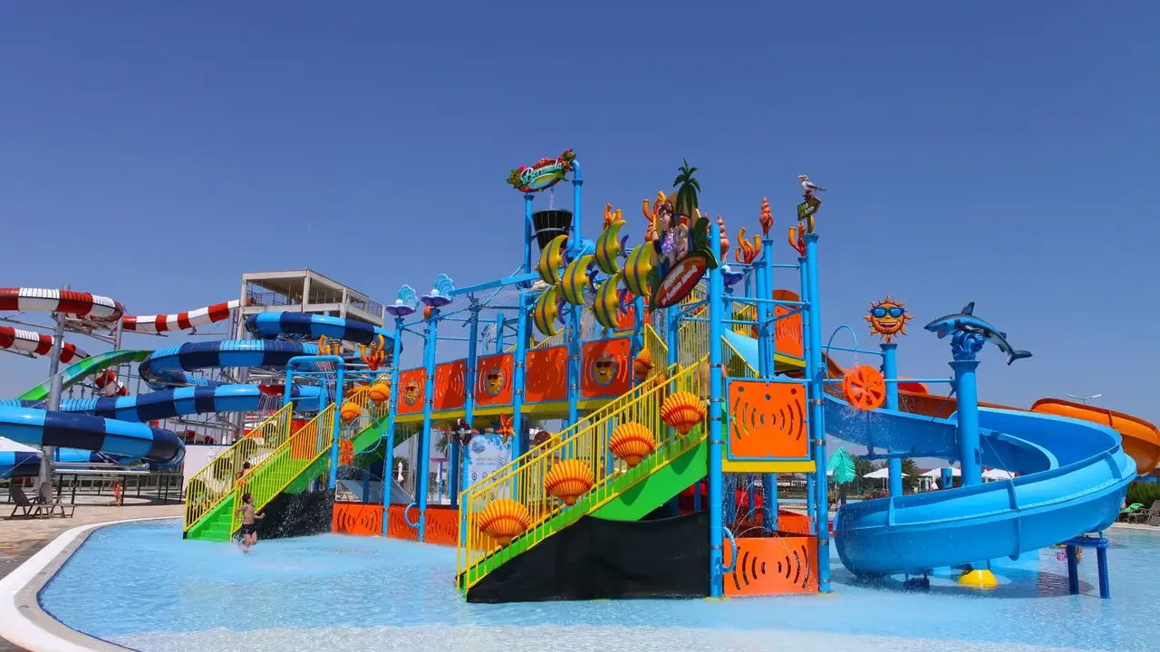 TOPOLA SKIES RESORT AQUAPARK