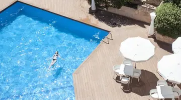 TORA HOTEL