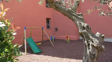 TOSSA BEACH CENTER