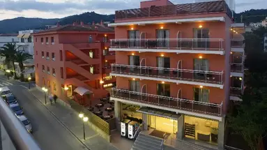 TOSSA BEACH CENTER