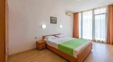 Trakia Plaza Hotel and Apartments