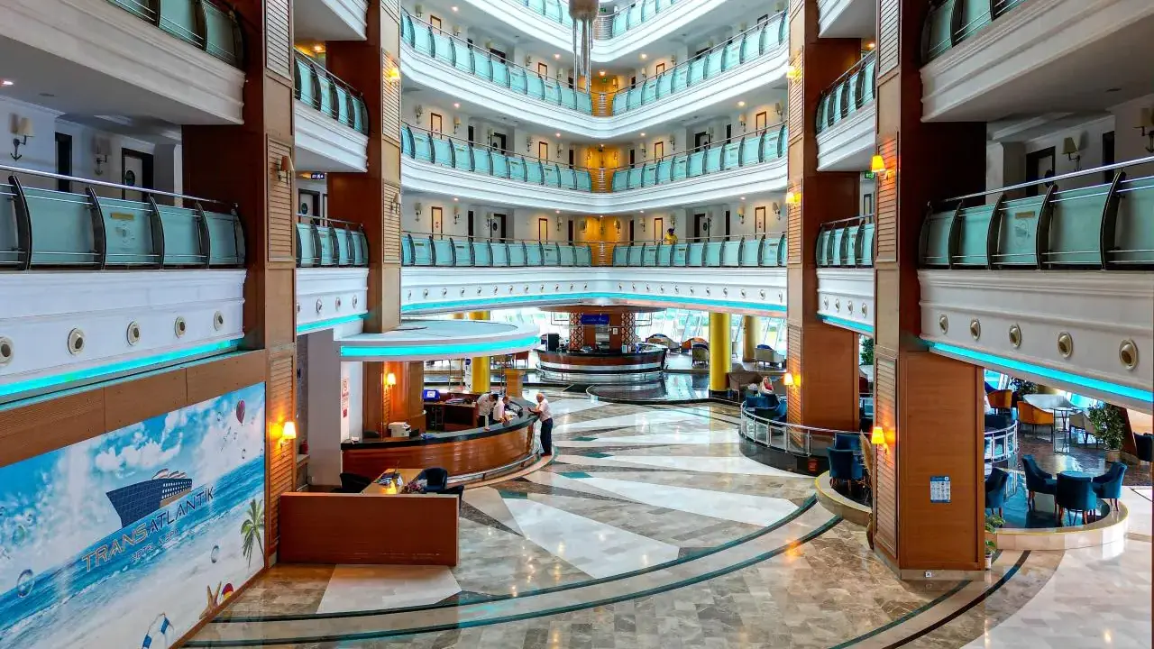 TRANSATLANTIK HOTEL & SPA