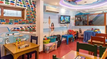 Travellers Beach Hotel & Club