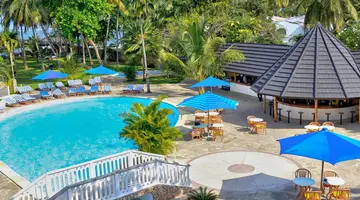 Travellers Beach Hotel & Club