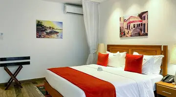 Travellers Beach Hotel & Club