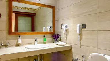 Travellers Beach Hotel & Club