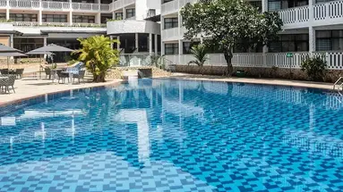 Travellers Beach Hotel & Club