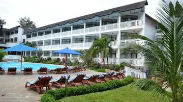 Travellers Beach Hotel & Club