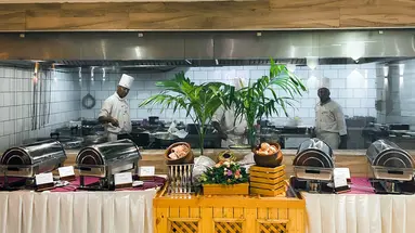 Travellers Beach Hotel & Club