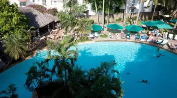 Travellers Beach Hotel & Club