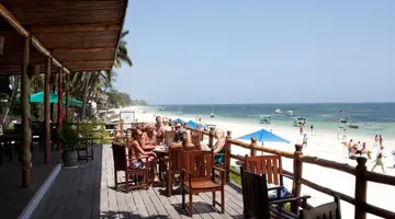 Travellers Beach Hotel & Club