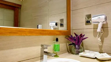 Travellers Beach Hotel & Club