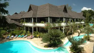 Travellers Beach Hotel & Club