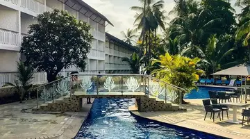Travellers Beach Hotel & Club
