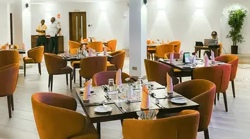Travellers Beach Hotel & Club