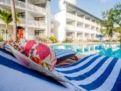 Travellers Beach Hotel & Spa