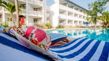 Travellers Beach Hotel & Spa
