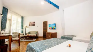 Travellers Beach Hotel & Spa