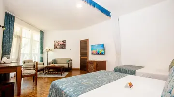 Travellers Beach Hotel & Spa
