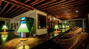 Travellers Beach Hotel & Spa