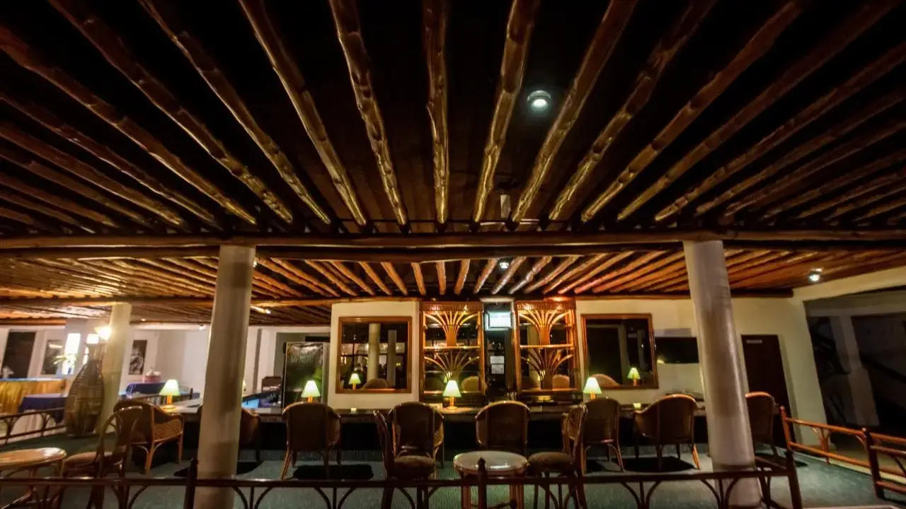 Travellers Beach Hotel & Spa