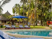 Travellers Beach Hotel & Spa