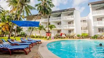 Travellers Beach Hotel & Spa