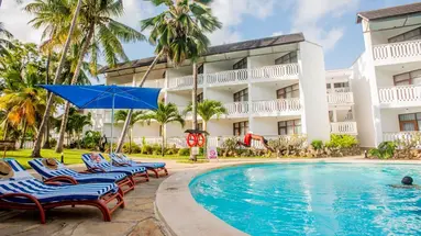 Travellers Beach Hotel & Spa