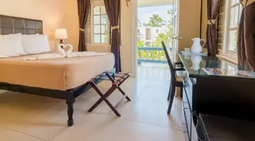 Travellers Beach Resort