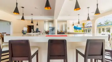 Travellers Beach Resort