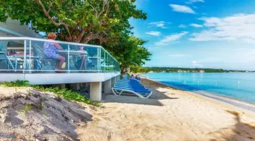 Travellers Beach Resort
