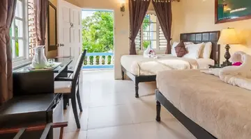 Travellers Beach Resort