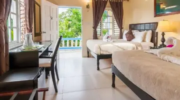 Travellers Beach Resort