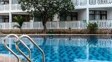 Travellers Club Hotel