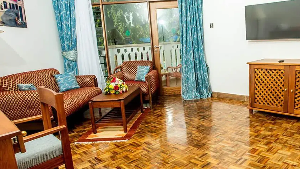 Travellers Club Hotel