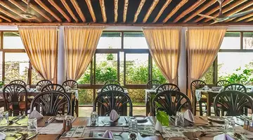 Travellers Club Hotel