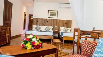 Travellers Club Hotel
