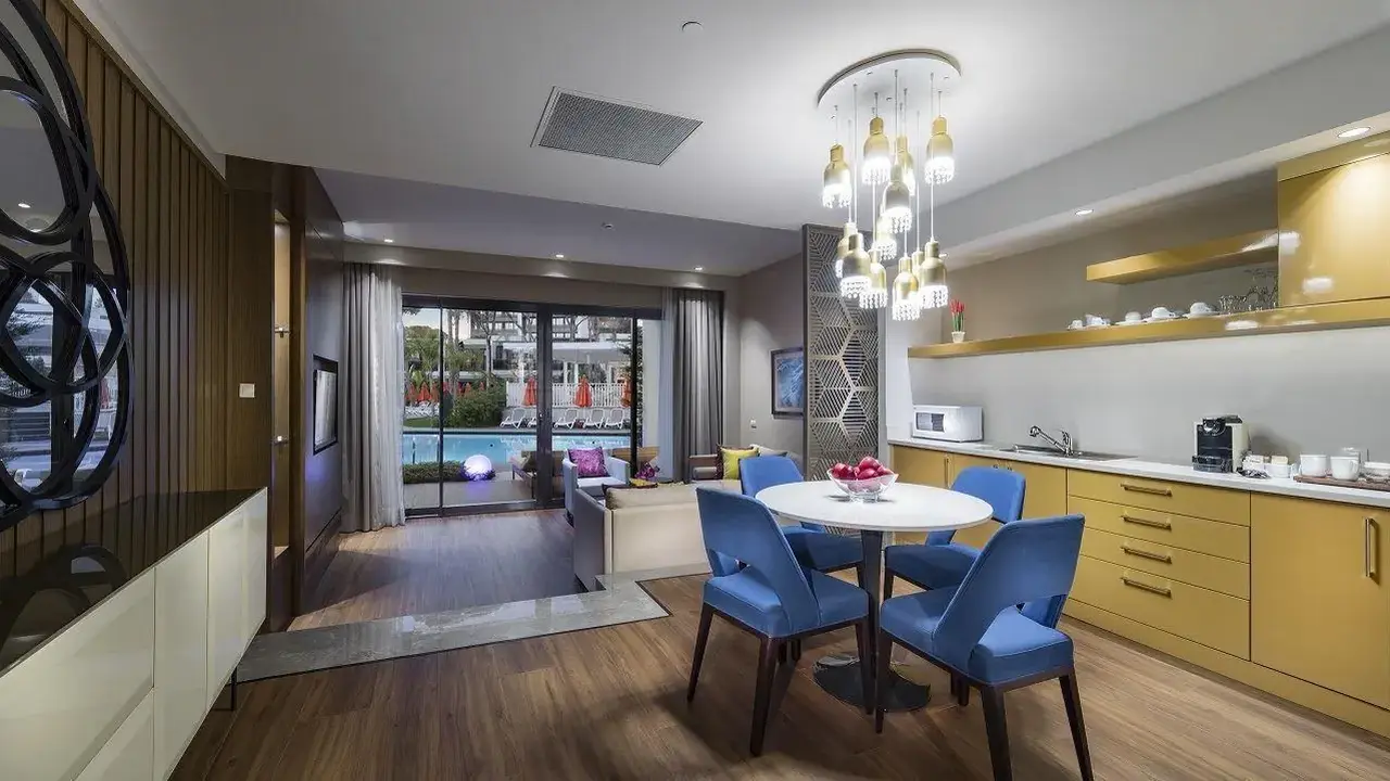 Trendy Lara Hotel