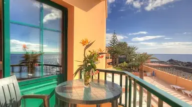 Tres Palmeras