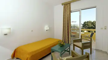 Trianta Apartments