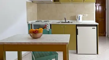 Trianta Apartments