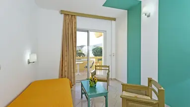 Trianta Apartments