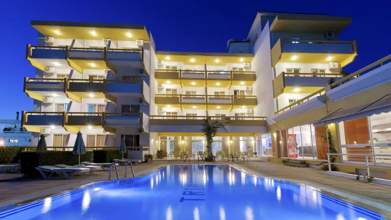 Trianta Apartments