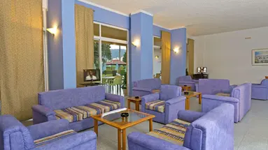Trianta Apartments